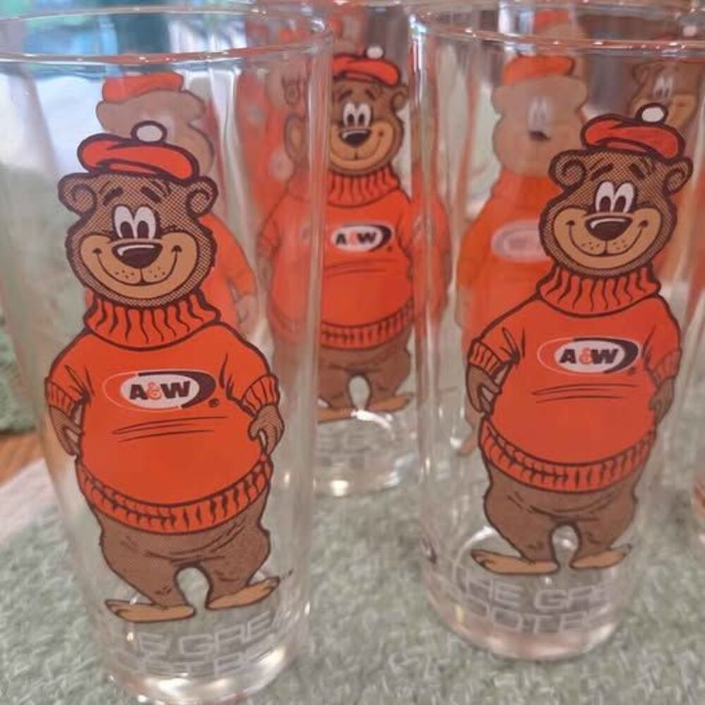 A&W Complete set The Great American Root beer collectable 6 glasses & Pitcher
